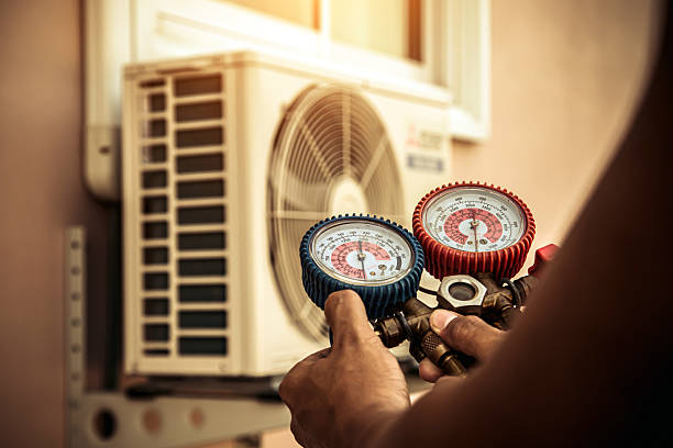 Professional Ac Installation technician working in Washington, OK